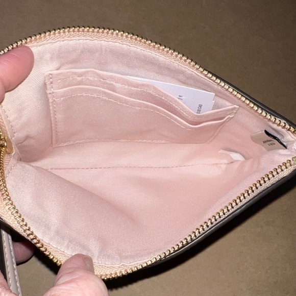 NWT COACH Wallet Corner Zip Wristlet Wallet Clutch w Rose Print CZ442 AUTHENTIC - Picture 3 of 7